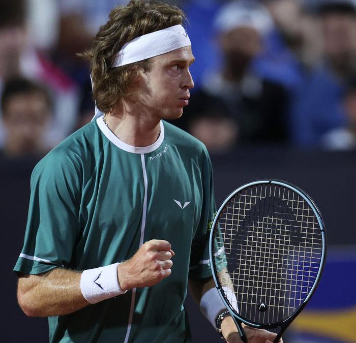 विंबलडन में बड़ा उलटफेर! आंद्रे रुब्लेव की हार से अलकराज ने क्वार्टर फाइनल में बनाई जगह