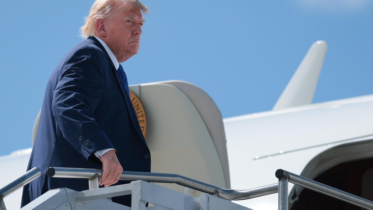 With Trump secretly evacuated, imperiled Air Force One became flying decoy