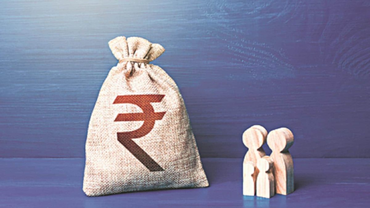 Rupee rises 1 paisa to 95.73 against US dollar during early trade