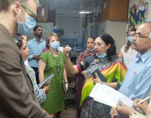 WHO and UNEP teams at Safdarjung Hospital in New Delhi during work on mercury-free healthcare